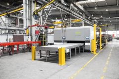 Peak Performer richtmachine scoort bij Liebherr