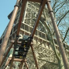 Takels van VERLINDE voor de verlading van het hydraulische systeem van de liften van de Eifeltoren. 