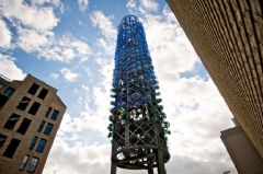 De Zingende toren: Uniek project van glas en thermisch verzinkt staal